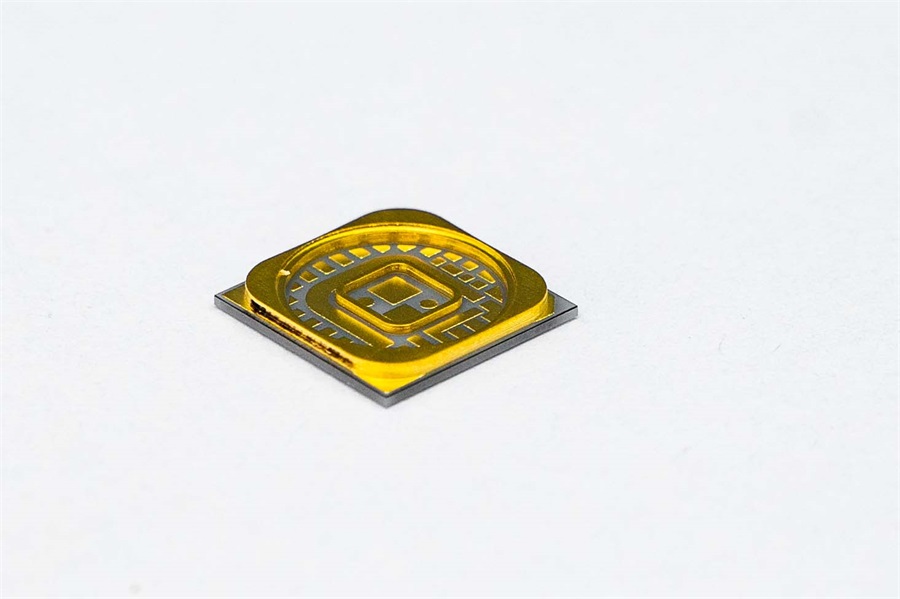 　　3D陶瓷封装基板